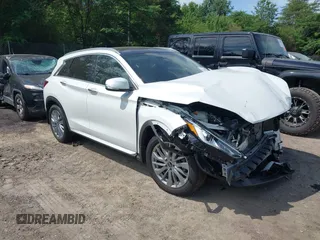 2023 Infiniti QX50 Luxe z VIN 3PCAJ5BB2PF118902, wystawiony jako IAAI lot #42230726 z przebiegiem 18 995 mil mil oraz . Historia ofert i sprzedaży dostępna na DreamBid. Obrazek 1.