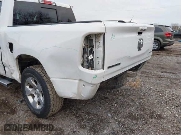 2020 Ram 1500 Big Horn z VIN 1C6RRFFG5LN284440, wystawiony jako IAAI lot #40975635 z przebiegiem 105 400 mil mil oraz . Historia ofert i sprzedaży dostępna na DreamBid. Obrazek 19.