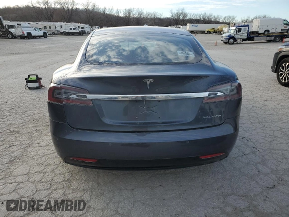 2019 Tesla Model S 75D z VIN 5YJSA1E26KF311684, wystawiony jako Copart lot #84538004 z przebiegiem 165 323 mil mil oraz Szkoda całkowita • Salvage title. Historia ofert i sprzedaży dostępna na DreamBid. Obrazek 6.
