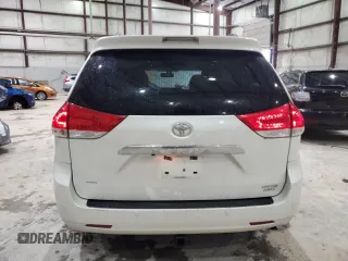 2014 Toyota Sienna Limited z VIN 5TDDK3DC1ES086604, wystawiony jako Copart lot #57044175 z przebiegiem 152 326 mil mil oraz Nie do naprawy • Non repairable. Historia ofert i sprzedaży dostępna na DreamBid. Obrazek 6.