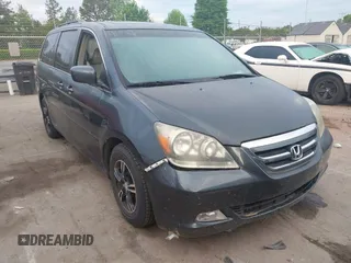 2006 Honda Odyssey TOURING with VIN 5FNRL38816B057196, listed as a IAAI auction lot 42106856 with 186,566 mi miles. Bid and sale history available at carsss.com. Image 1.