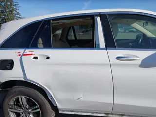 2021 Mercedes-Benz GLC 300 z VIN W1N0G8EB2MV272040, wystawiony jako IAAI lot #41956317 z przebiegiem 42 855 mil mil oraz . Historia ofert i sprzedaży dostępna na DreamBid. Obrazek 6.