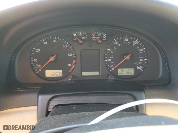 1999 Volkswagen Passat GLS with VIN WVWPD63B5XE497918, listed as a Copart auction lot 75795044 with 121,229 mi miles and Salvage Title. Bid and sale history available at carsss.com. Image 9.