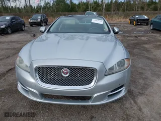 2014 Jaguar XJ with VIN SAJWA2GZ2E8V74309, listed as a IAAI auction lot 40814441 with 1 mi miles. Bid and sale history available at carsss.com. Image 11.