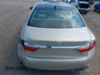 2018 Lexus ES with VIN 58ABK1GG0JU111819, listed as a IAAI auction lot 40320555 with 32,194 mi miles. Bid and sale history available at carsss.com. Image 16.