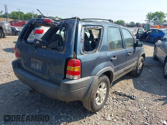 2001 Ford Escape XLT with VIN 1FMYU04131KA35322, listed as a IAAI auction lot 42584785 with 134,838 mi miles and . Bid and sale history available at DreamBid. Image 4.