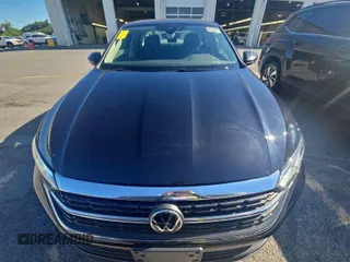 2024 Volkswagen Jetta S z VIN 3VW5M7BUXRM054755, wystawiony jako IAAI lot #42808965 z przebiegiem 23 995 mil mil oraz . Historia ofert i sprzedaży dostępna na DreamBid. Obrazek 3.
