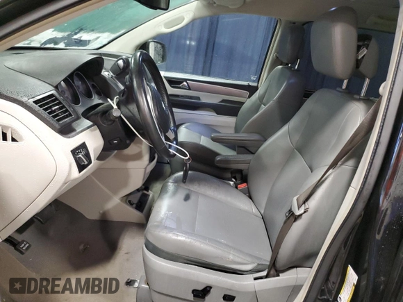 2014 Volkswagen Routan SE with VIN 2C4RVABG1ER134618, listed as a Copart auction lot 81744564 with 121,136 mi miles and Salvage title. Bid and sale history available at DreamBid. Image 7.