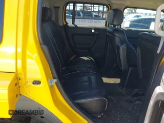 2007 Hummer H3 SUV with VIN 5GTDN13E478209536, listed as a IAAI auction lot 42030088 with 180,743 mi miles. Bid and sale history available at carsss.com. Image 8.