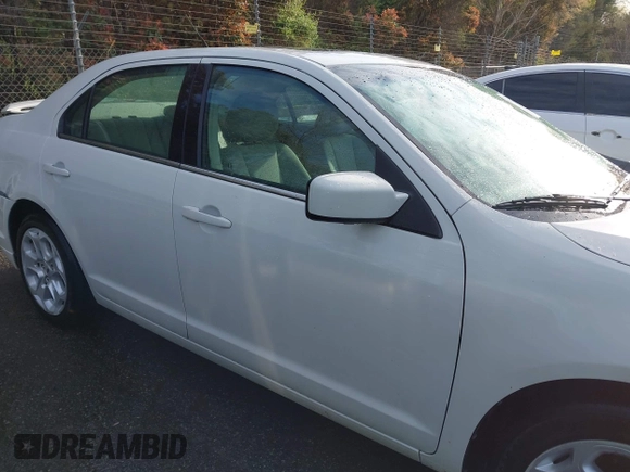 2011 Ford Fusion SE with VIN 3FAHP0HA2BR340657, listed as a IAAI auction lot 41899051 with 100,487 mi miles. Bid and sale history available at carsss.com. Image 13.