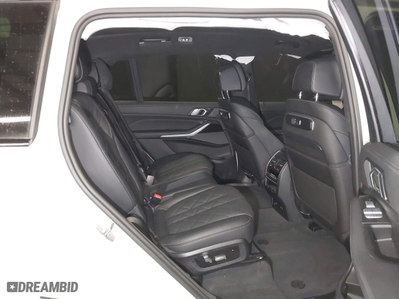 2023 BMW X7 xDrive40i with VIN 5UX23EM04P9P96036, listed as a IAAI auction lot 41235512 with 35,661 mi miles. Bid and sale history available at carsss.com. Image 8.