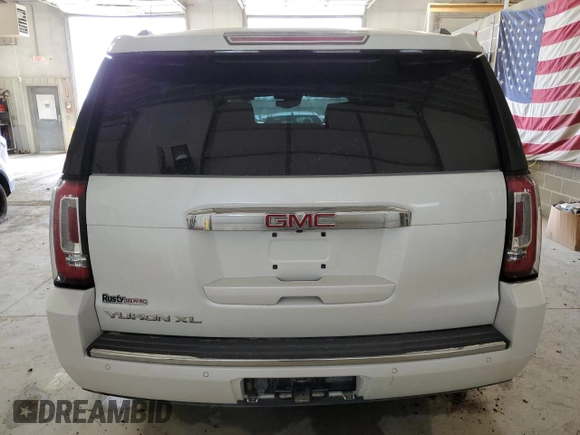 2017 GMC Yukon XL Denali with VIN 1GKS2HKJXHR172622, listed as a Copart auction lot 52425125 with 192,713 mi miles and Clean Title. Bid and sale history available at carsss.com. Image 6.