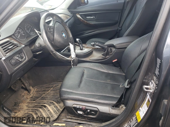 2013 BMW 3 Series 320i xDrive с VIN WBA3C3C59DF982009, выставлен на аукционе Copart как лот 51833065 с пробегом 191 573 миль миль и Чистый • Clean title. История ставок и продаж доступна на DreamBid. Изображение 7.