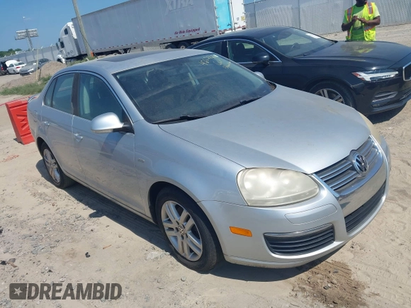 2007 Volkswagen Jetta Wolfsburg Edition with VIN 3VWEF71K87M138516, listed as a IAAI auction lot 42827212 with 155,987 mi miles and . Bid and sale history available at DreamBid. Image 1.