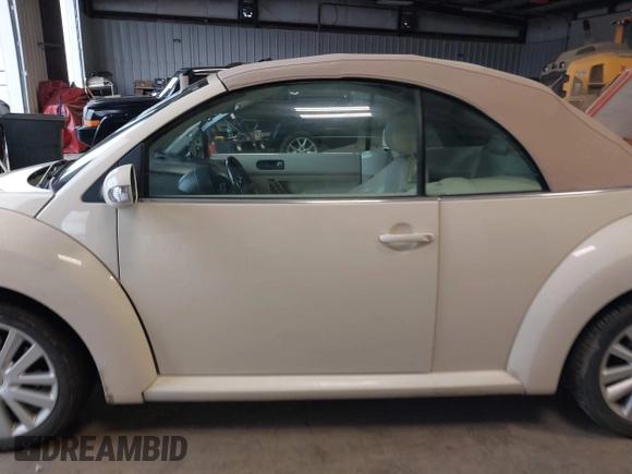 2009 Volkswagen Beetle S с VIN 3VWRG31Y89M409086, выставлен на аукционе IAAI как лот 41890714 с пробегом 100 034 миль миль и . История ставок и продаж доступна на DreamBid. Изображение 15.