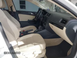 2016 Volkswagen Jetta Sedan 1.8T SEL with VIN 3VWL07AJ5GM310789, listed as a IAAI auction lot 41596429 with 169,910 mi miles. Bid and sale history available at carsss.com. Image 5.