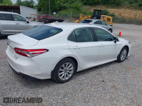 2019 Toyota Camry LE z VIN 4T1B11HKXKU786639, wystawiony jako IAAI lot #42212321 z przebiegiem 82 843 mil mil oraz . Historia ofert i sprzedaży dostępna na DreamBid. Obrazek 4.