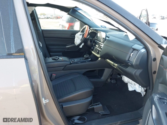 2024 Nissan Pathfinder SV with VIN 5N1DR3BD3RC260649, listed as a IAAI auction lot 41118601 with 14,222 mi miles. Bid and sale history available at carsss.com. Image 5.