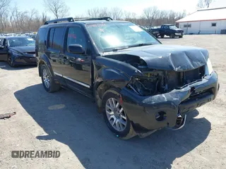 2010 Nissan Pathfinder SE z VIN 5N1AR1NB5AC611762, wystawiony jako IAAI lot #41983466 z przebiegiem 223 267 mil mil oraz . Historia ofert i sprzedaży dostępna na DreamBid. Obrazek 1.