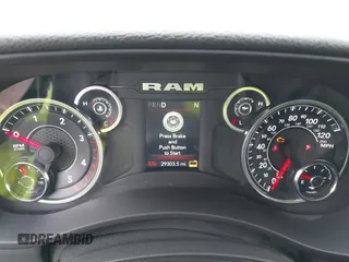 2023 Ram 2500 Tradesman z VIN 3C6UR5CL9PG593221, wystawiony jako IAAI lot #41959202 z przebiegiem 29 303 mil mil oraz . Historia ofert i sprzedaży dostępna na DreamBid. Obrazek 7.