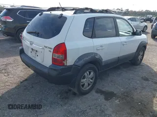 2007 Hyundai Tucson SE with VIN KM8JN12D07U638470, listed as a IAAI auction lot 41464634 with 203,283 mi miles. Bid and sale history available at carsss.com. Image 4.