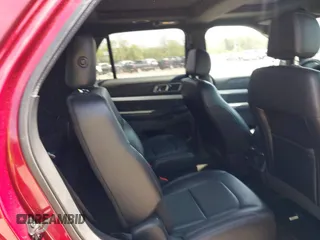 2017 Ford Explorer XLT z VIN 1FM5K8D80HGD76128, wystawiony jako IAAI lot #42114080 z przebiegiem 138 062 mil mil oraz . Historia ofert i sprzedaży dostępna na DreamBid. Obrazek 8.