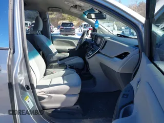2017 Toyota Sienna LE Auto Access Seat with VIN 5TDKZ3DC1HS858686, listed as a IAAI auction lot 41632546 with 195,088 mi miles. Bid and sale history available at carsss.com. Image 5.