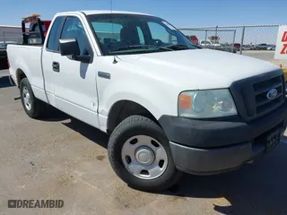 2005 Ford F-150 XL with VIN 1FTRF12285NB63743, listed as a IAAI auction lot 41836920 with 251,070 mi miles. Bid and sale history available at carsss.com. Image 1.