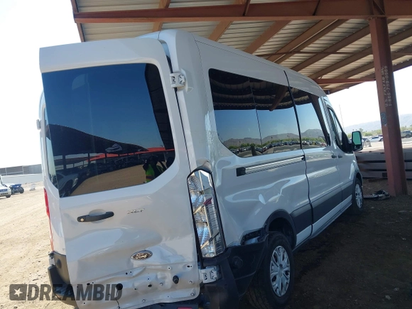 2024 Ford Transit Passenger XL z VIN 1FBAX2CG2RKA75017, wystawiony jako IAAI lot #42463080 z przebiegiem 20 185 mil mil oraz . Historia ofert i sprzedaży dostępna na DreamBid. Obrazek 4.
