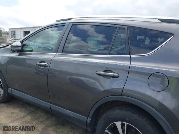 2016 Toyota RAV4 XLE with VIN 2T3WFREV8GW288227, listed as a IAAI auction lot 41931154 with 177,763 mi miles. Bid and sale history available at carsss.com. Image 14.