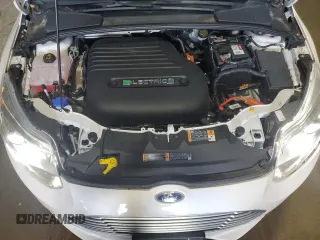 2014 Ford Focus Electric с VIN 1FADP3R4XEL353376, выставлен на аукционе Copart как лот 61689295 с пробегом 43 220 миль миль и Чистый • Clean title. История ставок и продаж доступна на DreamBid. Изображение 11.