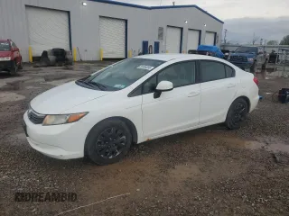 2012 Honda Civic LX z VIN 2HGFB2F54CH328736, wystawiony jako Copart lot #55984095 z przebiegiem 181 832 mil mil oraz Szkoda całkowita • Salvage title. Historia ofert i sprzedaży dostępna na DreamBid. Obrazek 1.