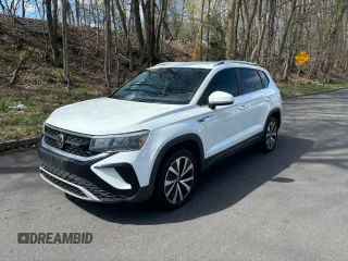 2022 Volkswagen Taos SE z VIN 3VVSX7B21NM014507, wystawiony jako Copart lot #57853885 z przebiegiem 146 514 mil mil oraz Tytuł czysty. Historia ofert i sprzedaży dostępna na DreamBid. Obrazek 1.