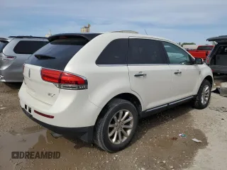2012 Lincoln MKX z VIN 2LMDJ6JK8CBL06853, wystawiony jako Copart lot #54757735 z przebiegiem 114 046 mil mil oraz Szkoda całkowita • Salvage title. Historia ofert i sprzedaży dostępna na DreamBid. Obrazek 3.