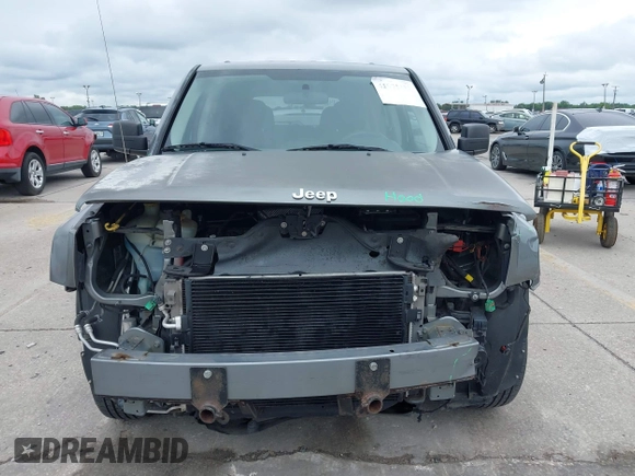 2014 Jeep Patriot Sport with VIN 1C4NJPBA7ED529723, listed as a IAAI auction lot 41971183 with 91,737 mi miles. Bid and sale history available at carsss.com. Image 13.