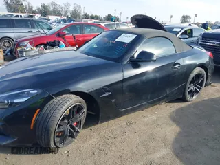 2022 BMW Z4 sDriveM40i with VIN WBAHF9C08NWX38258, listed as a IAAI auction lot 41462157 with 43,534 mi miles. Bid and sale history available at carsss.com. Image 14.