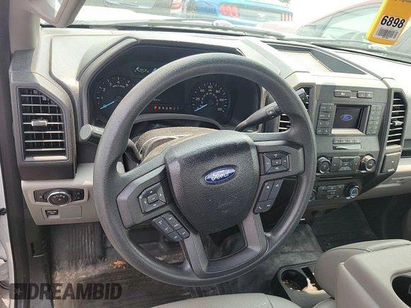 2018 Ford F-150 XL z VIN 1FTMF1EB6JKF86421, wystawiony jako IAAI lot #42789883 z przebiegiem 11 869 mil mil oraz . Historia ofert i sprzedaży dostępna na DreamBid. Obrazek 6.