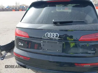 2025 Audi Q5 S line Premium z VIN WA1GAAFY9S2021963, wystawiony jako IAAI lot #41840606 z przebiegiem 6 900 mil mil oraz . Historia ofert i sprzedaży dostępna na DreamBid. Obrazek 17.