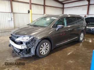 2018 Chrysler Pacifica Touring L with VIN 2C4RC1BG1JR229096, listed as a Copart auction lot 55759355 with 117,744 mi miles and Salvage Title. Bid and sale history available at DreamBid. Image 1.