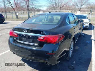 2015 Infiniti Q70 z VIN JN1BY1PR9FM831643, wystawiony jako IAAI lot #41886744 z przebiegiem 58 884 mil mil oraz . Historia ofert i sprzedaży dostępna na DreamBid. Obrazek 4.
