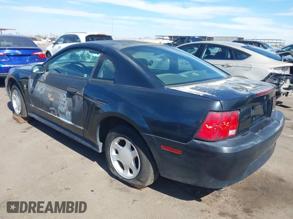 2001 Ford Mustang Standard with VIN 1FAFP40471F153561, listed as a IAAI auction lot 41650428 with 170,886 mi miles. Bid and sale history available at carsss.com. Image 3.