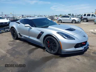 2016 Chevrolet Corvette Z06 3LZ z VIN 1G1YT2D6XG5603256, wystawiony jako IAAI lot #42373774 z przebiegiem 27 019 mil mil oraz . Historia ofert i sprzedaży dostępna na DreamBid. Obrazek 1.