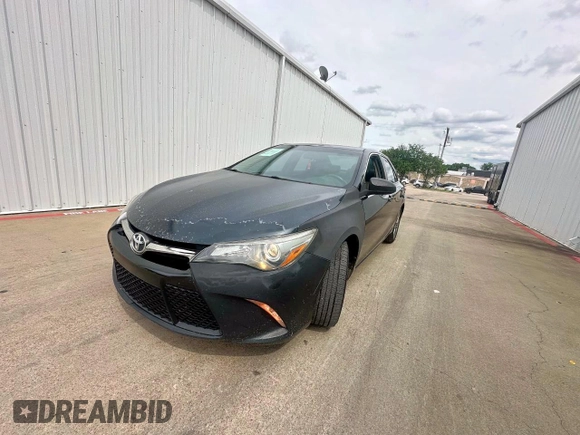 2015 Toyota Camry XLE with VIN 4T1BF1FK0FU026830, listed as a Copart auction lot 56607715 with 314,158 mi miles and Clean Title. Bid and sale history available at DreamBid. Image 2.
