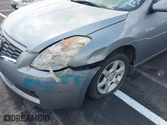 2009 Nissan Altima 2.5 S with VIN 1N4AL24E89C132602, listed as a IAAI auction lot 41833977 with 233,517 mi miles. Bid and sale history available at carsss.com. Image 6.