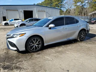2021 Toyota Camry SE Nightshade with VIN 4T1G11AK0MU574402, listed as a Copart auction lot 42686075 with 53,179 mi miles and Salvage Title. Bid and sale history available at carsss.com. Image 1.