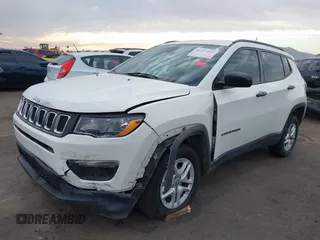 2017 Jeep Compass Sport z VIN 3C4NJDAB1HT642199, wystawiony jako IAAI lot #41237141 z przebiegiem 85 650 mil mil oraz . Historia ofert i sprzedaży dostępna na DreamBid. Obrazek 2.
