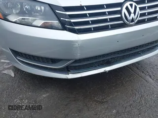 2013 Volkswagen Passat SE z VIN 1VWBN7A3XDC120658, wystawiony jako IAAI lot #42377686 z przebiegiem 99 993 mil mil oraz . Historia ofert i sprzedaży dostępna na DreamBid. Obrazek 6.