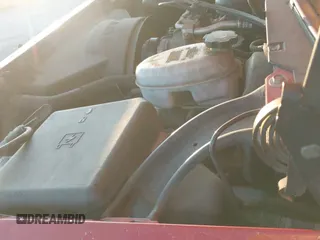 2003 GMC Sierra 1500 с VIN 2GTEC19XX31276990, выставлен на аукционе IAAI как лот 41256726 с пробегом 229 508 миль миль и . История ставок и продаж доступна на DreamBid. Изображение 19.