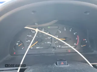 1996 Geo Tracker z VIN 2CNBE1363T6921541, wystawiony jako Copart lot #81647384 z przebiegiem 61 806 mil mil oraz Szkody całkowita. Historia ofert i sprzedaży dostępna na DreamBid. Obrazek 9.
