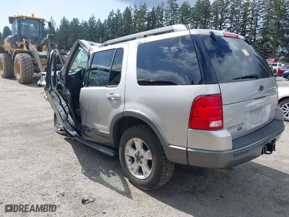 2005 Ford Explorer XLT with VIN 1FMDU73KX5UB49233, listed as a IAAI auction lot 41814191 with 1 mi miles. Bid and sale history available at carsss.com. Image 3.
